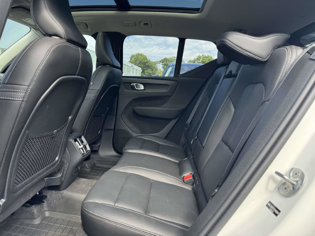 Used 2026 Volvo XC40 B5 Plus w/ Protection Package Premier AWD/4WD image 9