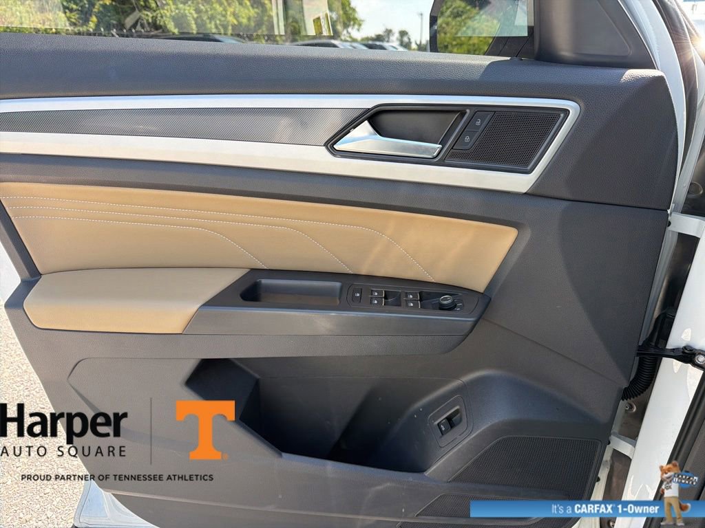 Used 2023 Volkswagen Atlas Cross Sport SEL AWD/4WD image 18