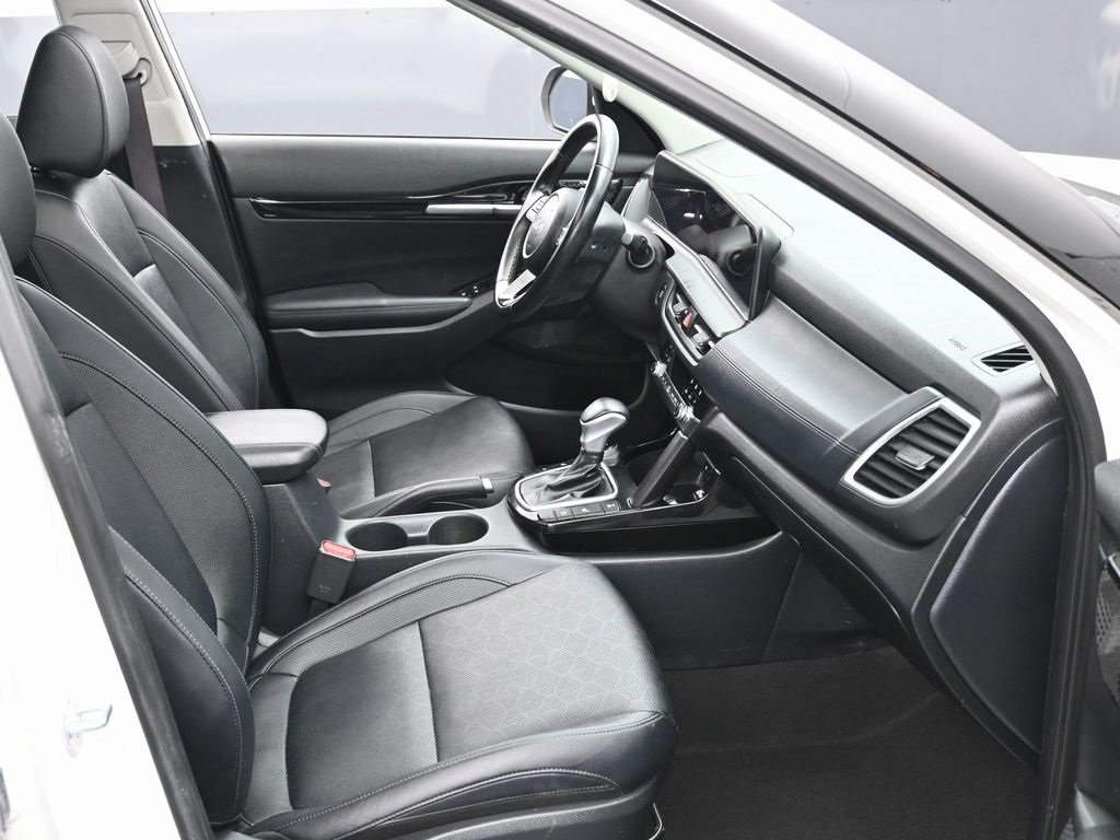 Used 2024 Kia Seltos EX image 36
