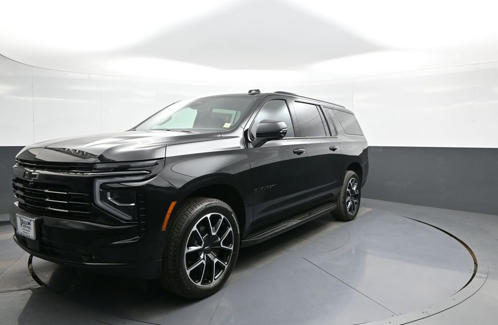 Used 2026 Chevrolet Suburban RST w/ Comfort Package AWD/4WD image 1