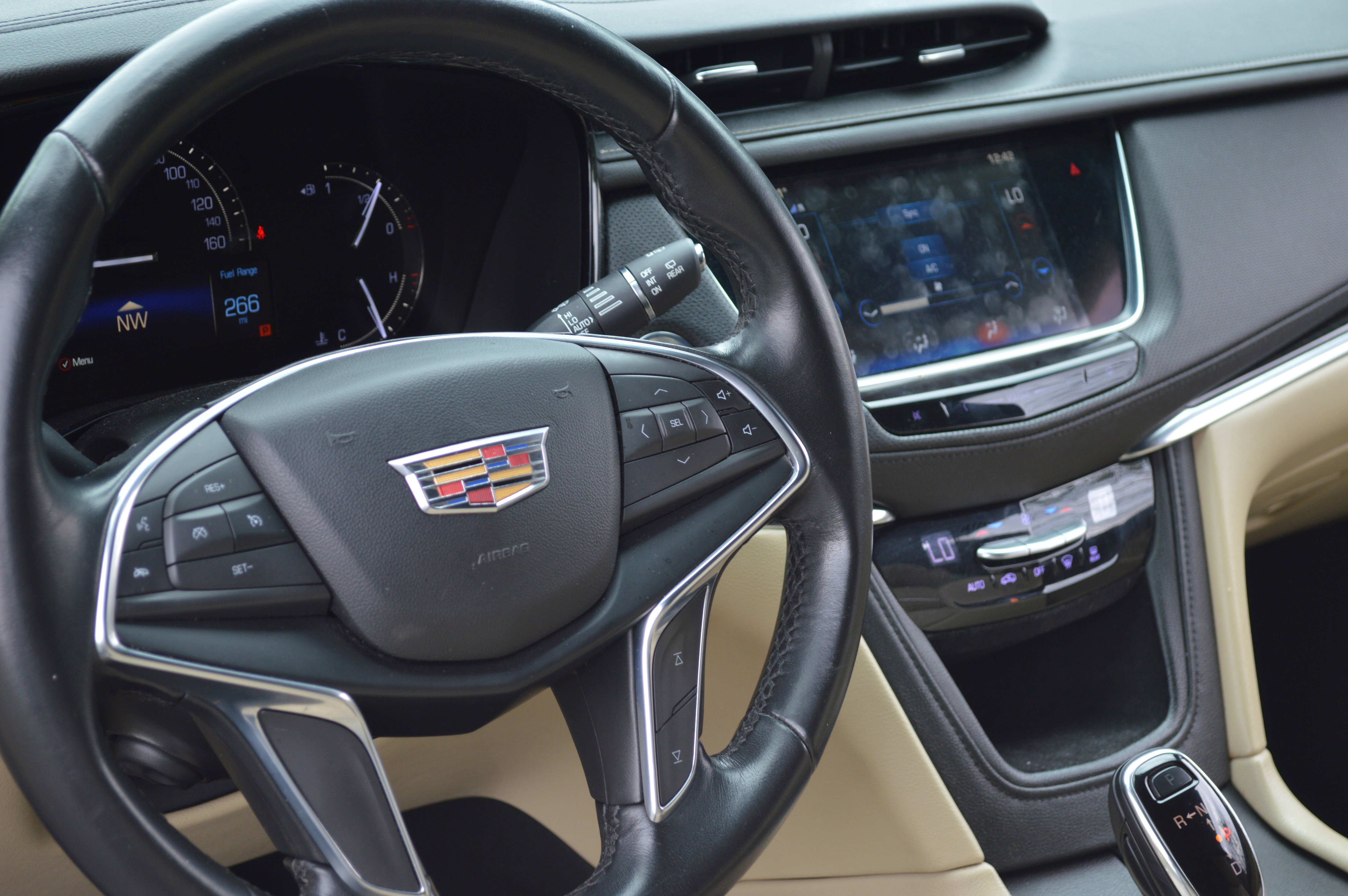Used 2018 Cadillac XT5 FWD image 24