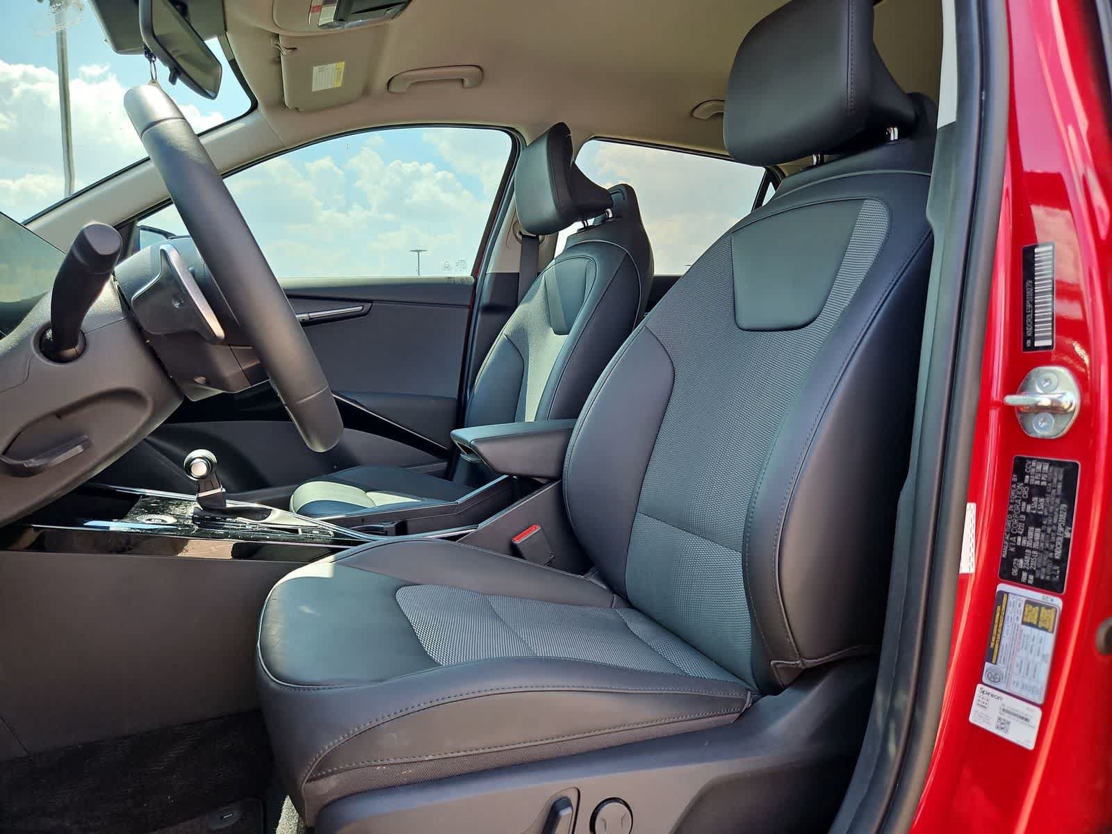 Certified 2023 Kia Niro EX FWD image 12