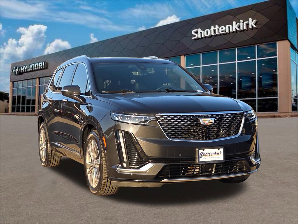 Used 2020 Cadillac XT6 Premium Luxury image 3
