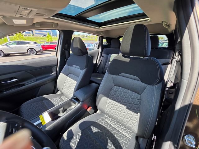 New 2026 Nissan Kicks SV w/ SV Premium Package AWD/4WD image 25
