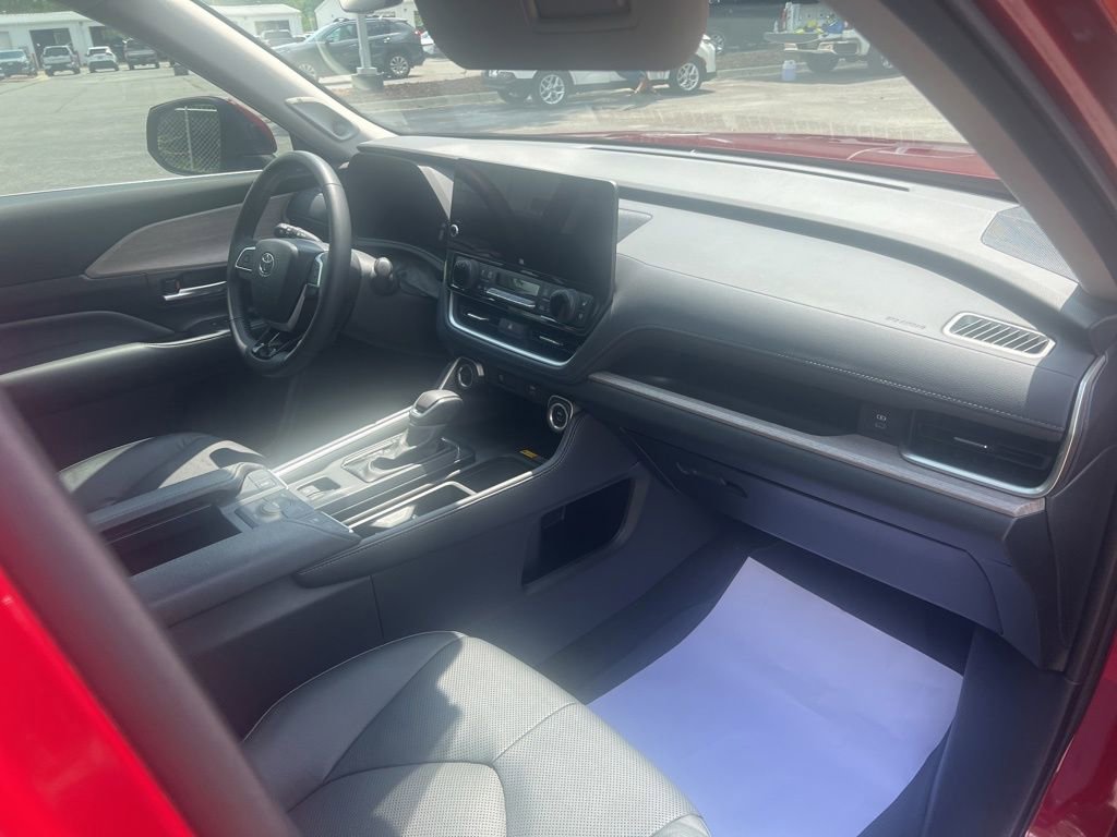 Used 2024 Toyota Grand Highlander AWD Hybrid image 11