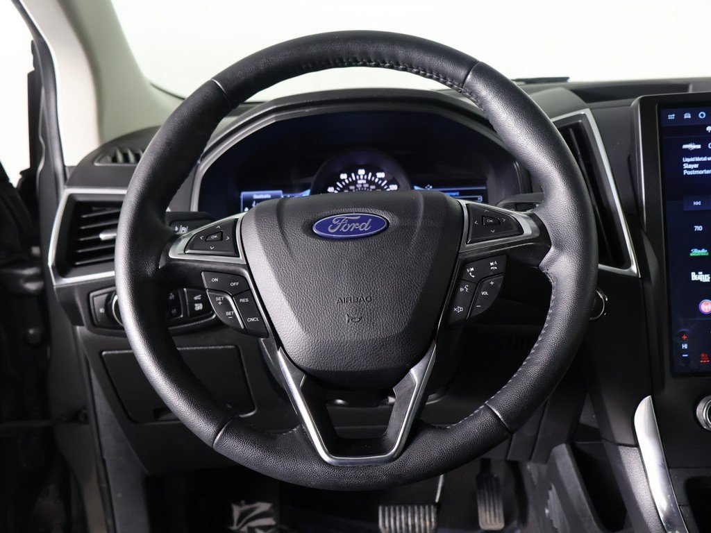 Used 2024 Ford Edge Titanium image 37