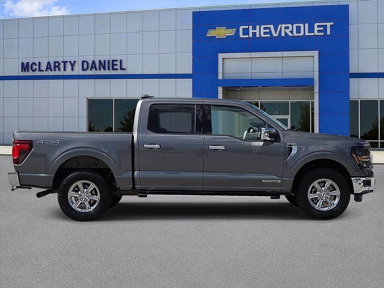 Used 2025 Ford F150 XLT w/ Equipment Group 302A MID AWD/4WD image 6