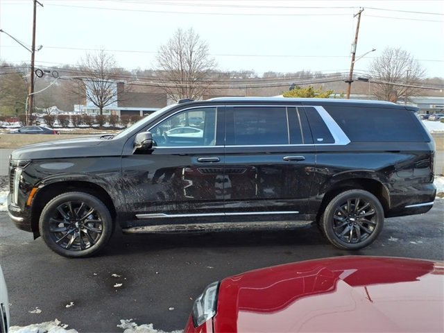 Certified 2025 Cadillac Escalade ESV Premium Luxury w/ LPO, Floor Liner Package image 2