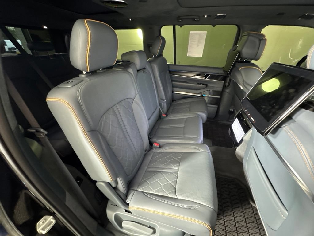 Certified 2024 Jeep Grand Wagoneer Series III w/ Rear Seat Video Group 1 AWD/4WD image 39
