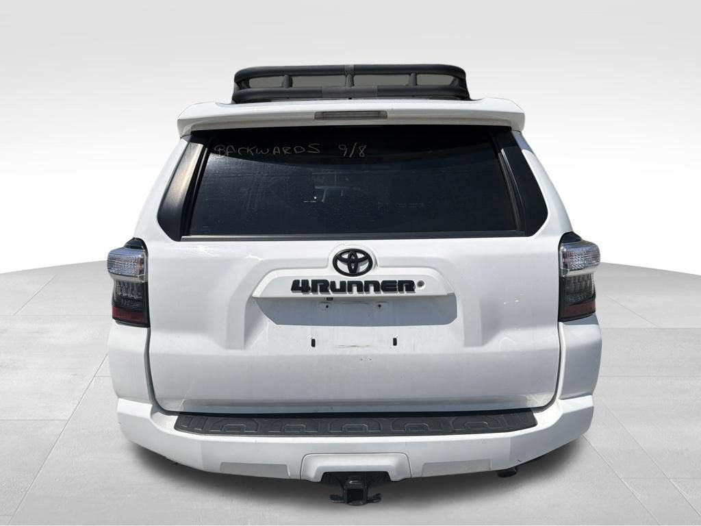 Used 2016 Toyota 4Runner SR5 AWD/4WD image 14