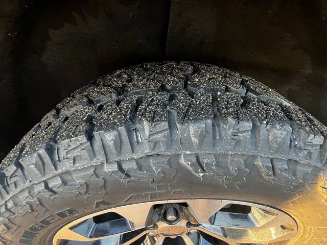 Used 2022 GMC Yukon SLE w/ Gmc Pro Safety Plus Package image 13