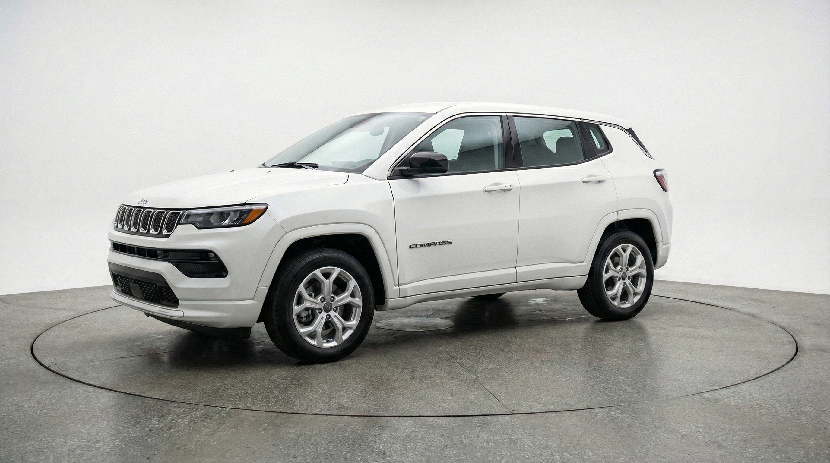 Used 2025 Jeep Compass Latitude image 3