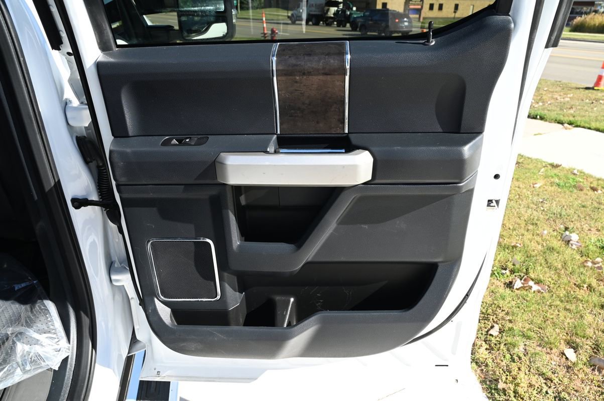 Used 2022 Ford F350 Lariat w/ Chrome Package image 44