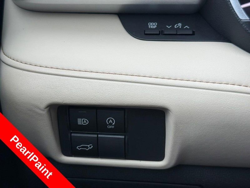 Used 2023 Toyota Highlander XLE AWD/4WD image 30