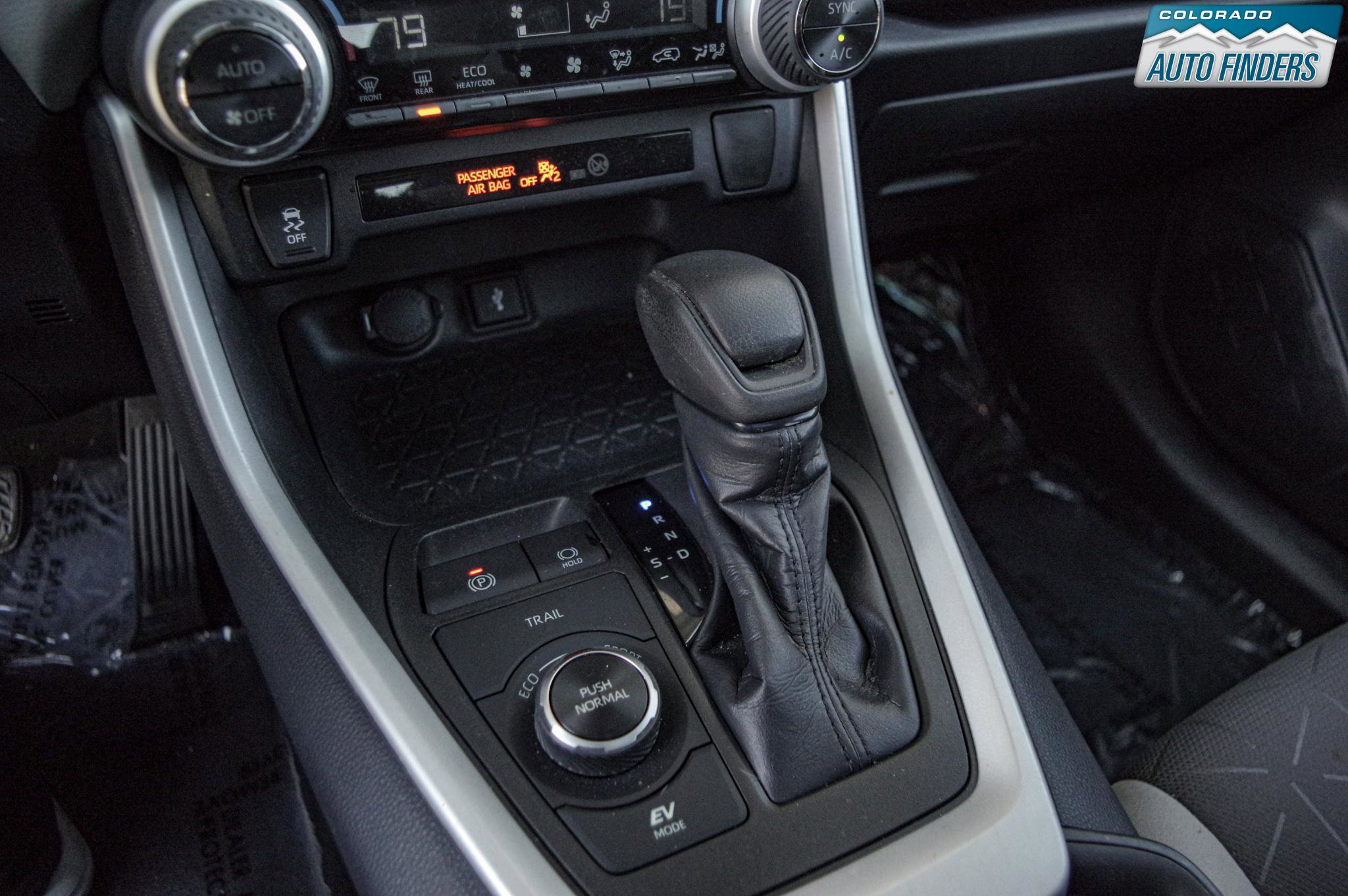 Used 2020 Toyota RAV4 XLE w/ Convenience Package image 19