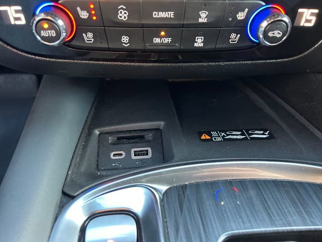 Used 2024 Buick Enclave Premium image 21
