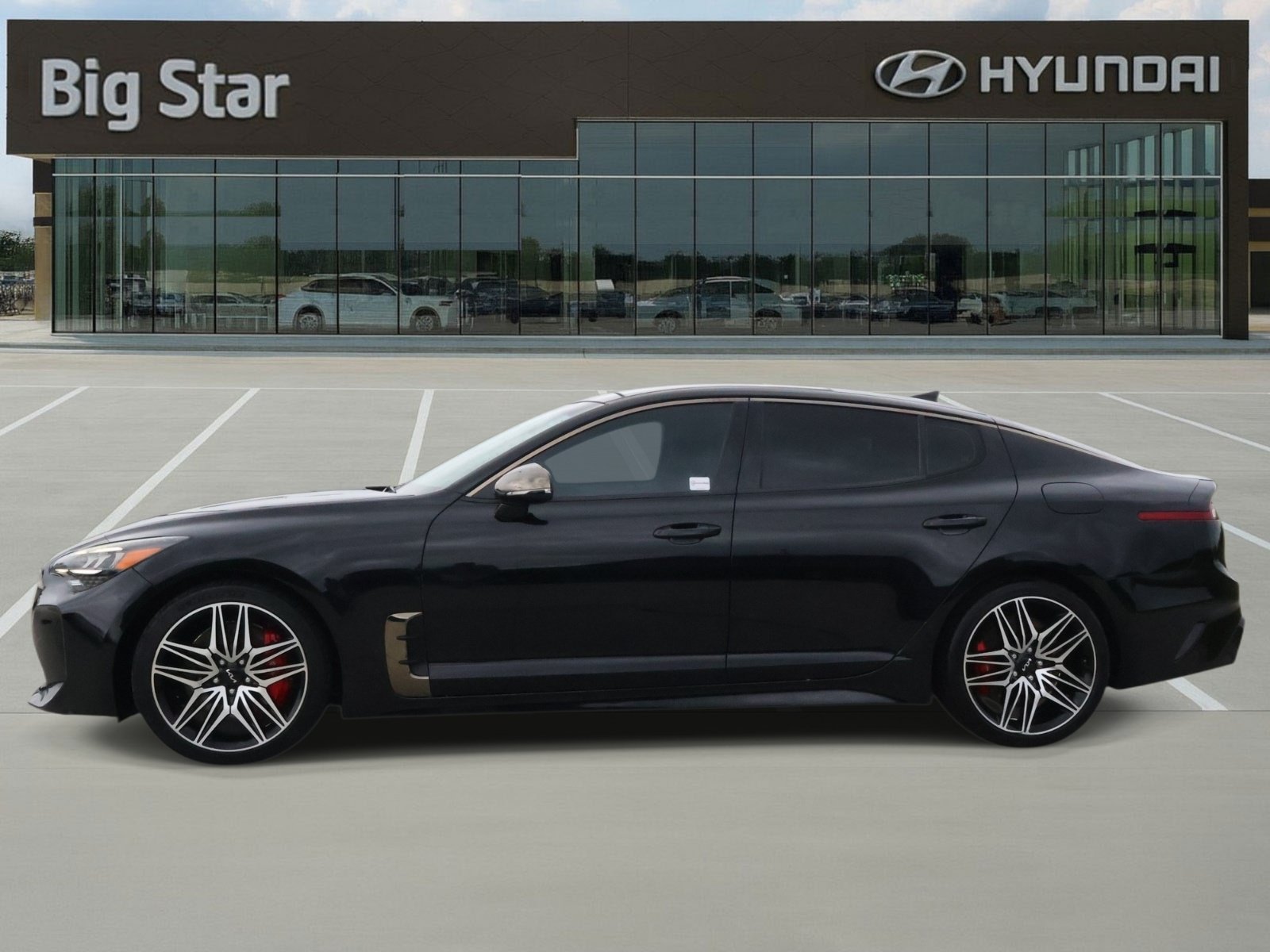 Used 2022 Kia Stinger GT1 RWD image 2
