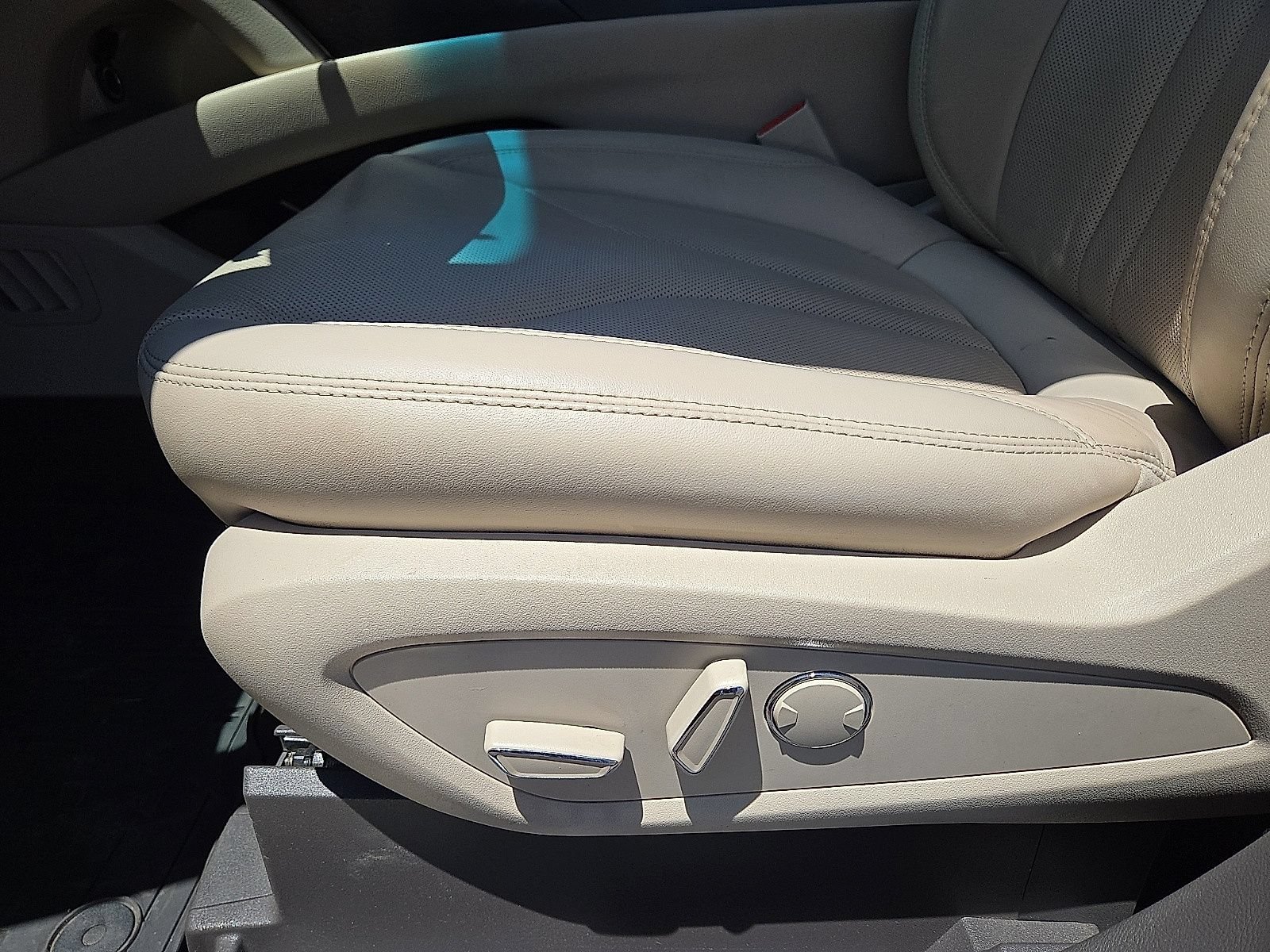 Used 2019 Lincoln Nautilus Reserve FWD image 25