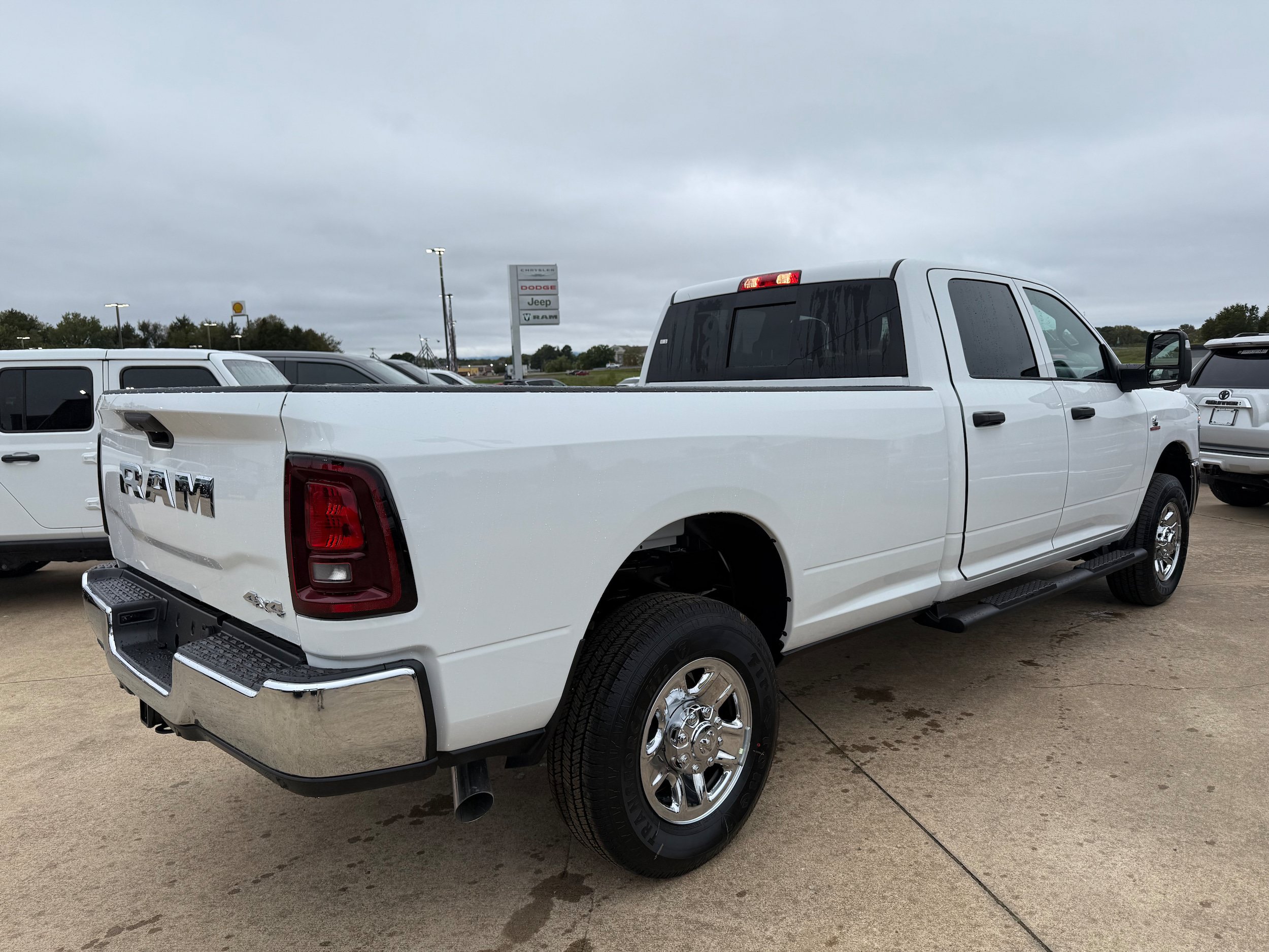 New 2026 RAM 2500 Tradesman AWD/4WD image 4