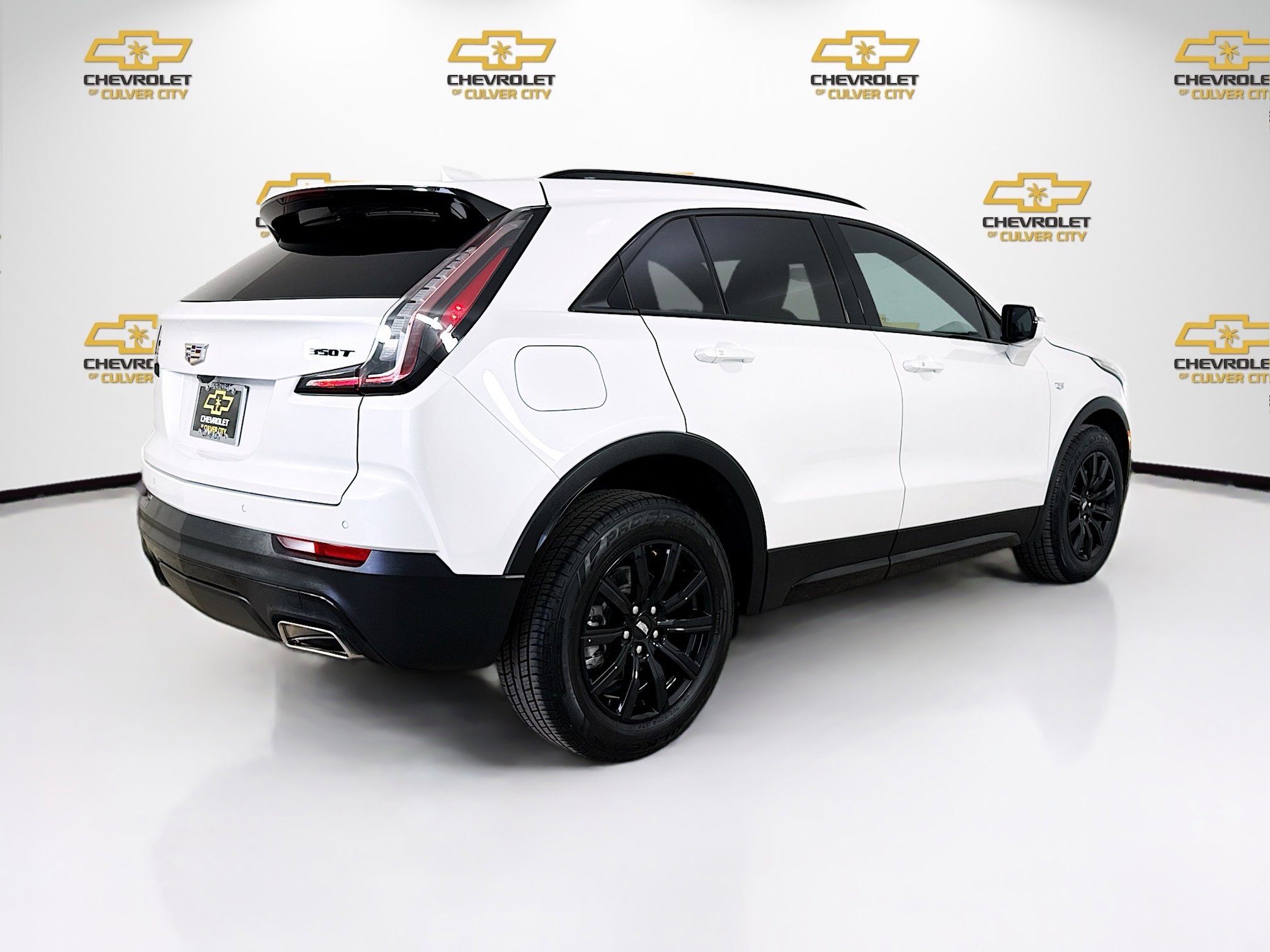 Used 2023 Cadillac XT4 Sport w/ Cold Weather Package image 7