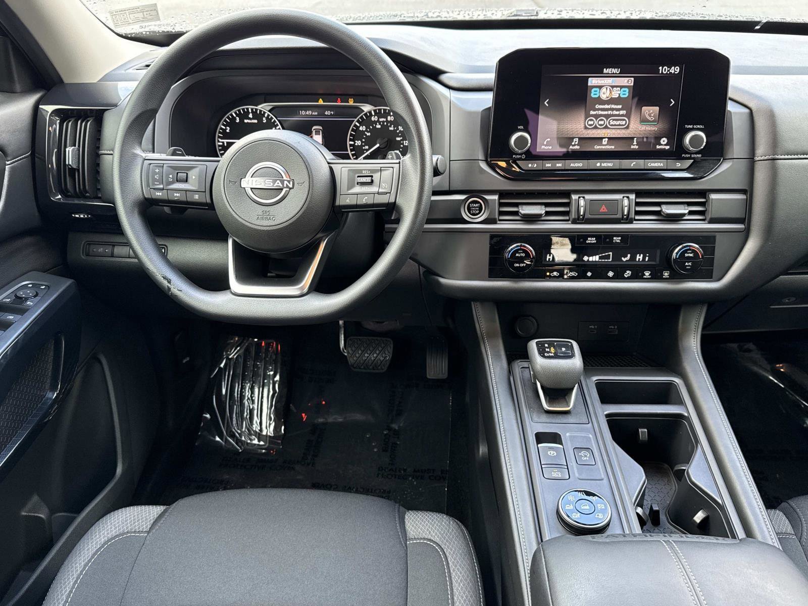 Used 2024 Nissan Pathfinder S image 2