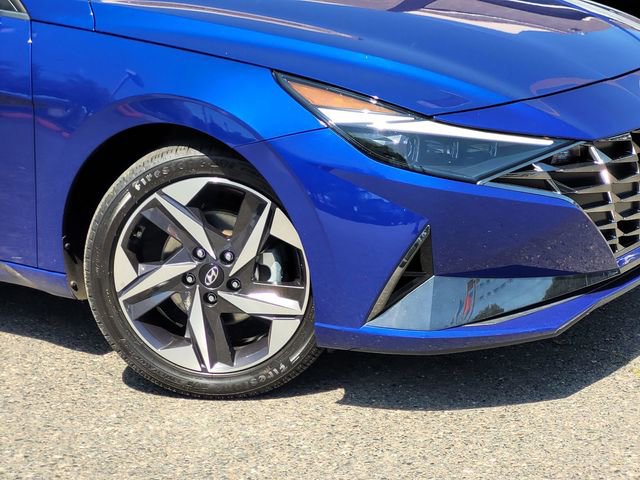 Used 2022 Hyundai Elantra Limited w/ Preferred Accessory Package FWD image 6