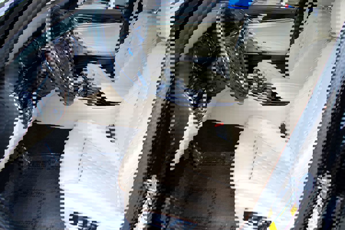 Used 2017 BMW 530i RWD image 15