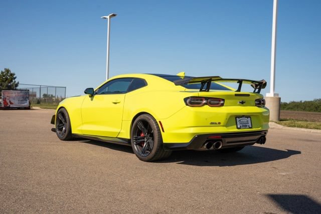 Used 2019 Chevrolet Camaro ZL1 RWD image 5