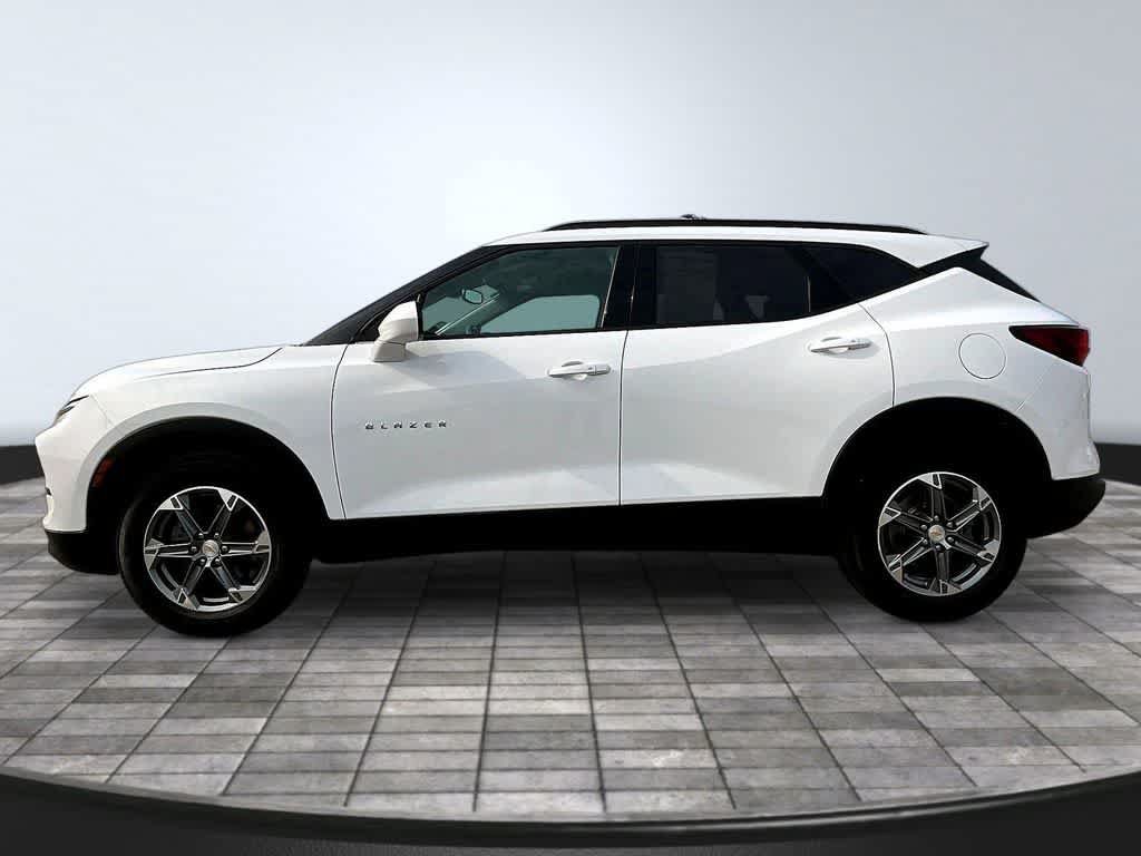 Used 2024 Chevrolet Blazer LT w/ Convenience Package AWD/4WD image 4