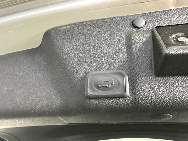 Used 2015 GMC Acadia SLE image 8