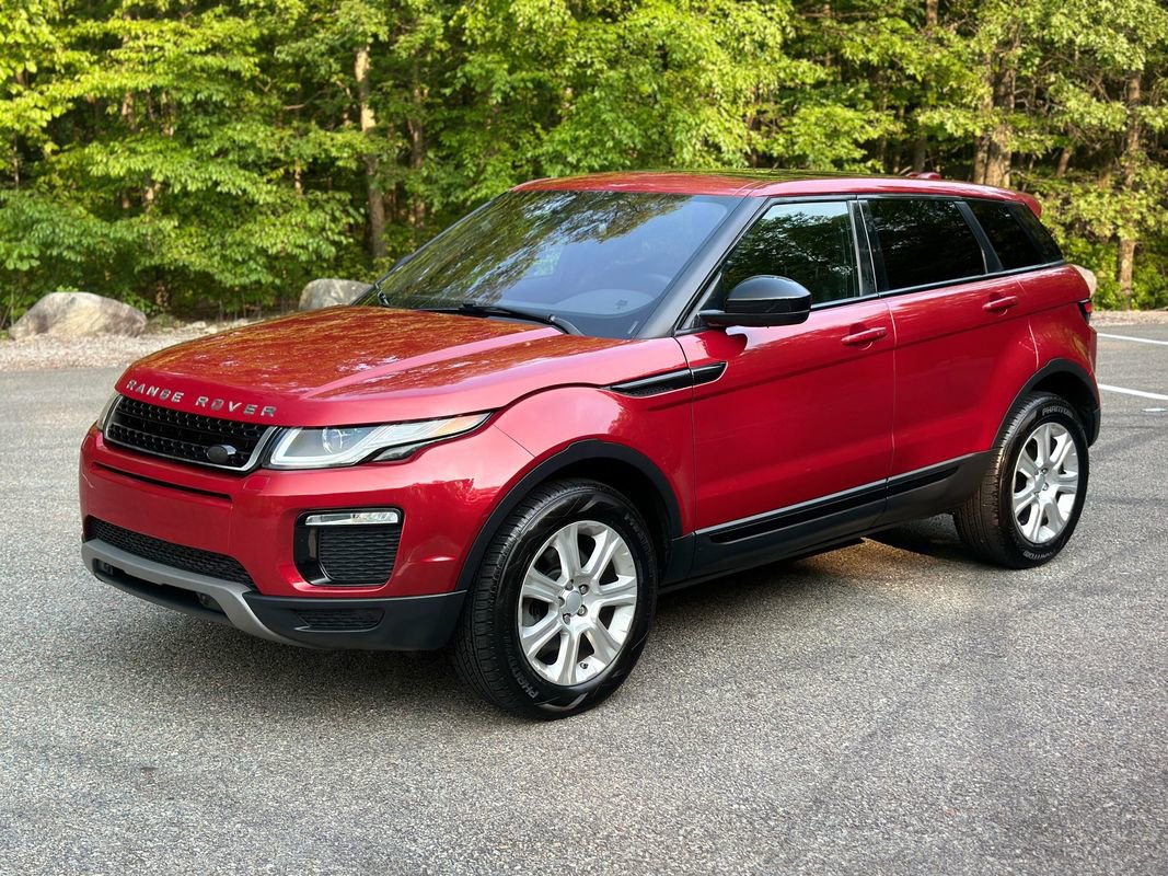 Used 2017 Land Rover Range Rover Evoque SE image 3