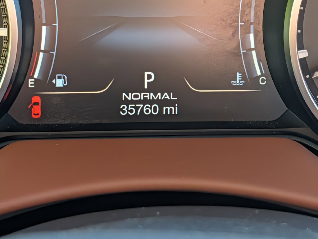 Used 2022 Maserati Levante Modena AWD/4WD image 17