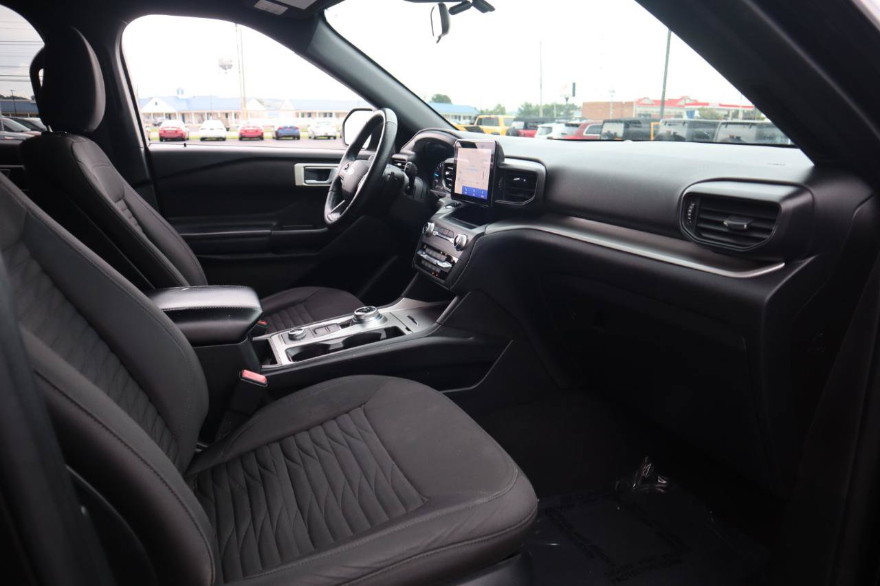 Used 2020 Ford Explorer XLT AWD/4WD image 36