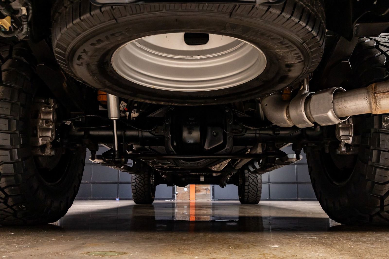 Used 2023 Ford F350 XLT w/ FX4 Off-Road Package image 16