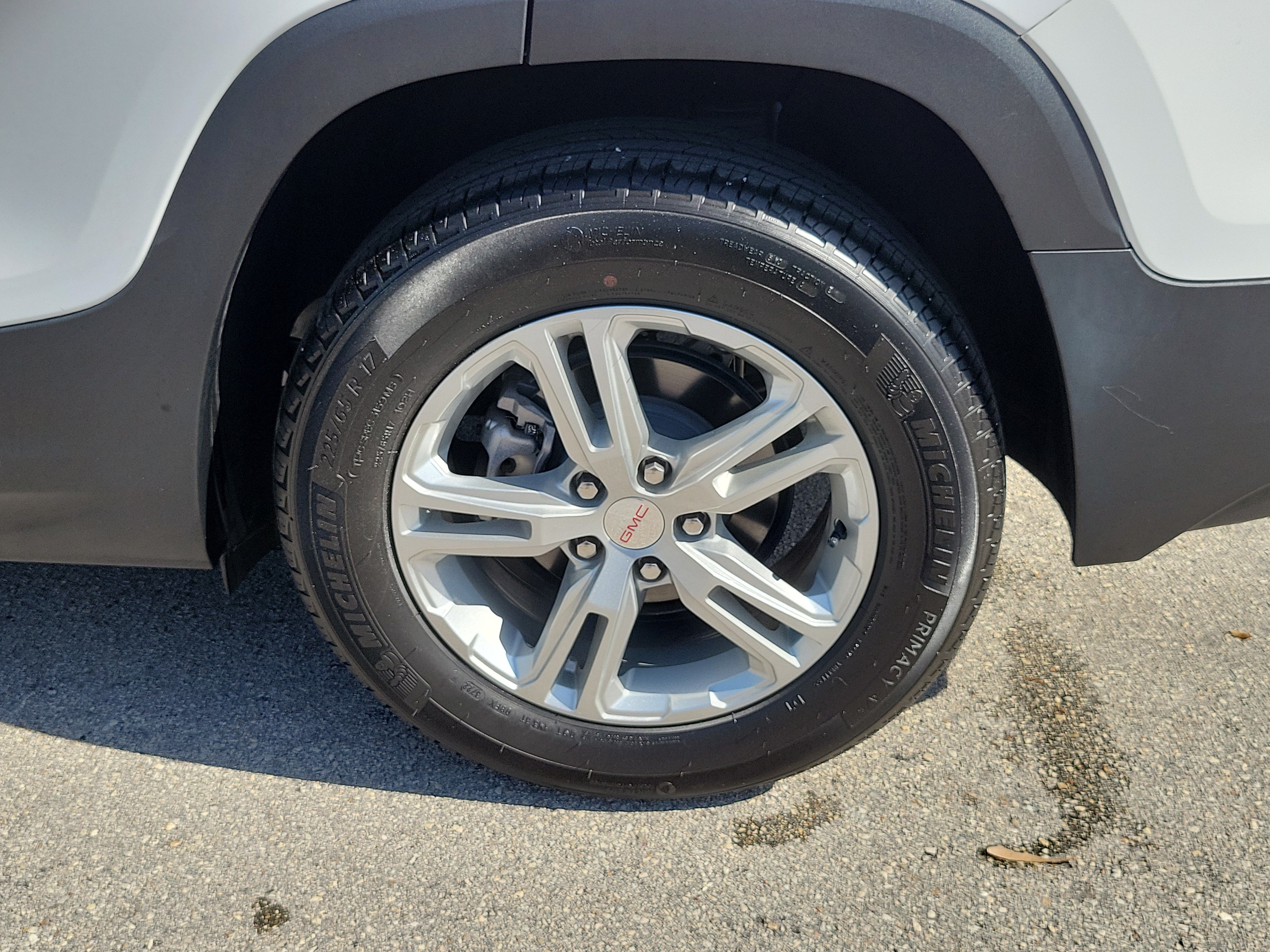 Used 2023 GMC Terrain SLE FWD image 25