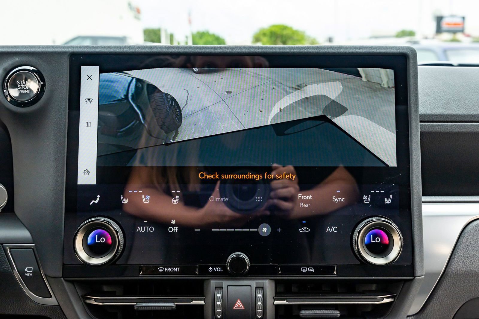 Used 2024 Lexus GX 550 w/ Accessory Package (31) AWD/4WD image 25