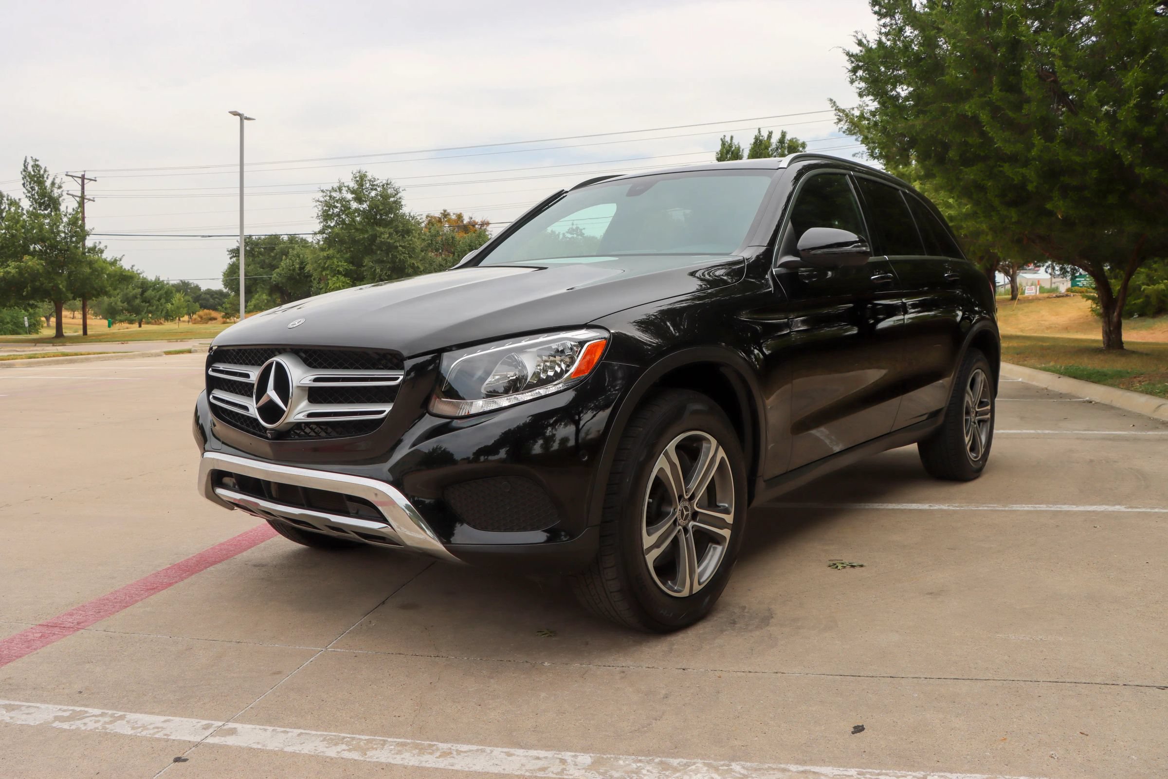 Used 2018 Mercedes-Benz GLC 300 w/ Multimedia Package image 3