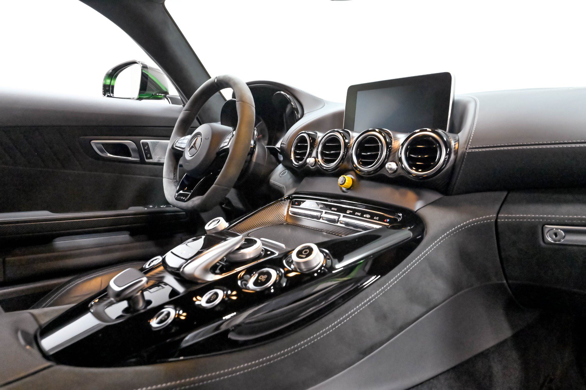 Used 2018 Mercedes-Benz AMG GT R image 32