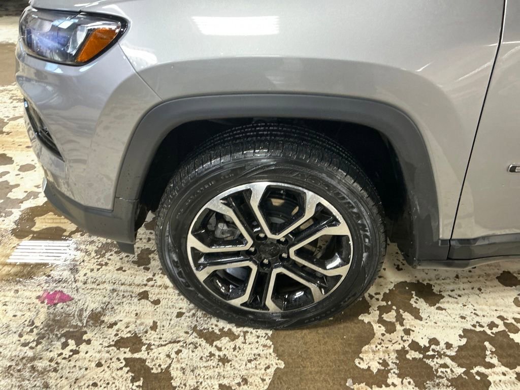 Certified 2022 Jeep Compass Limited AWD/4WD image 11