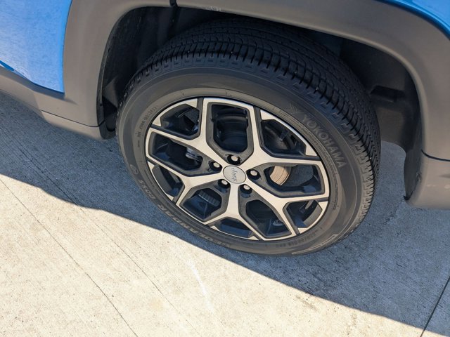 Used 2024 Jeep Compass Latitude image 21