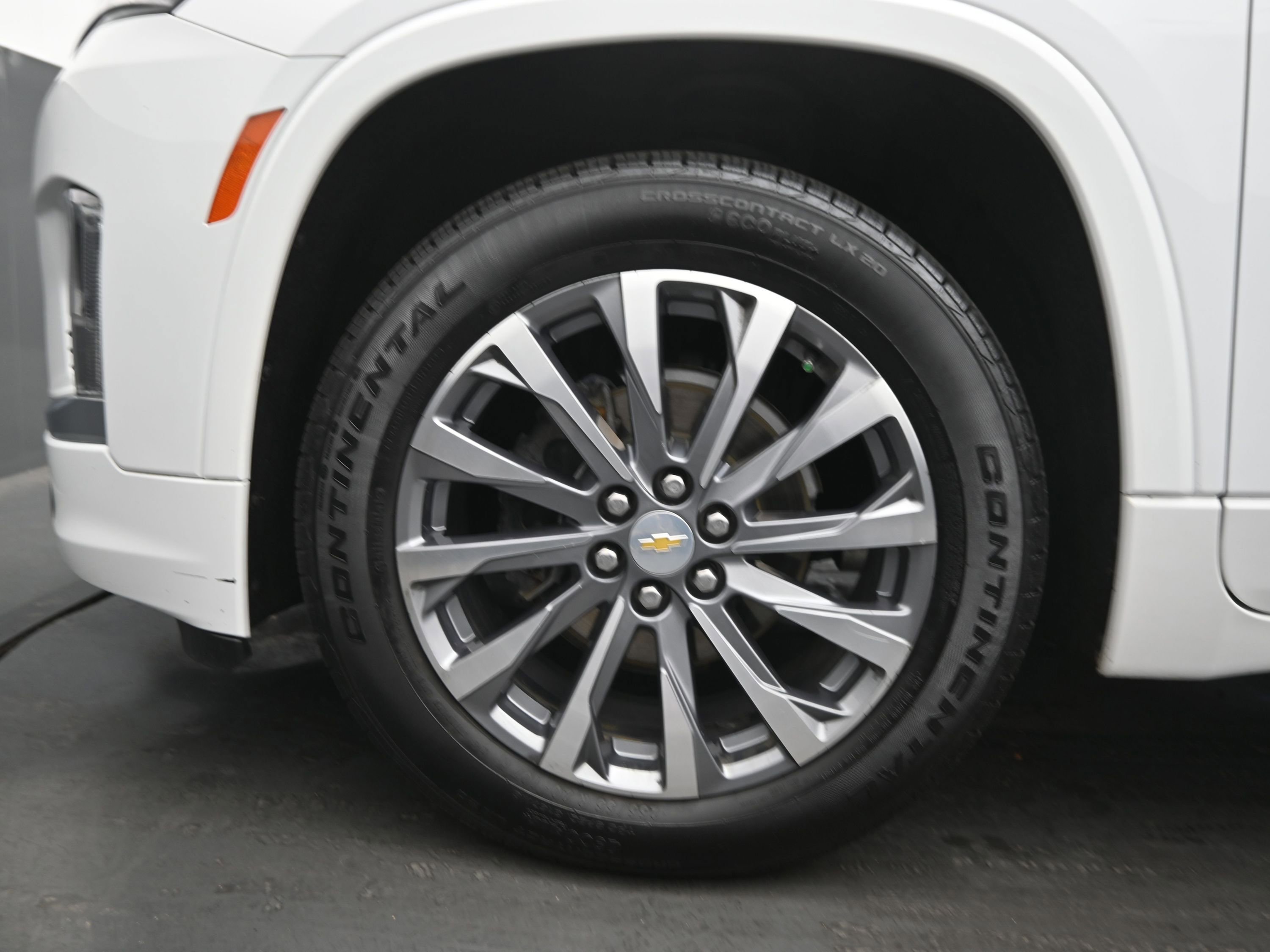 Used 2023 Chevrolet Traverse Premier image 11