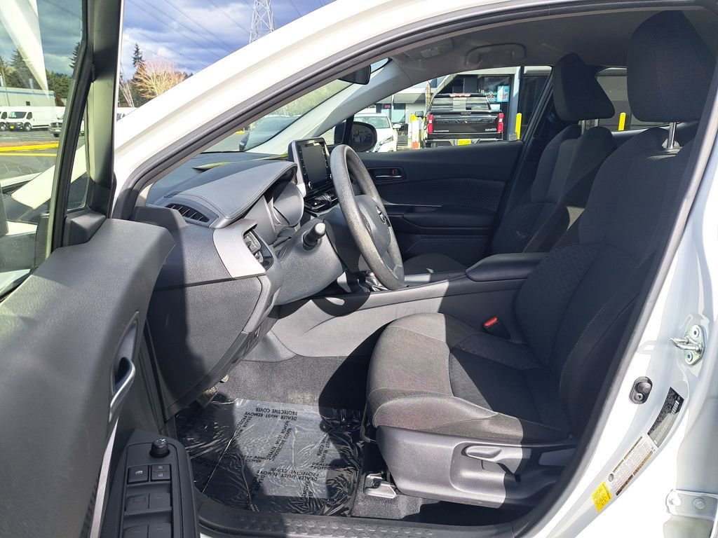 Used 2020 Toyota C-HR LE image 11