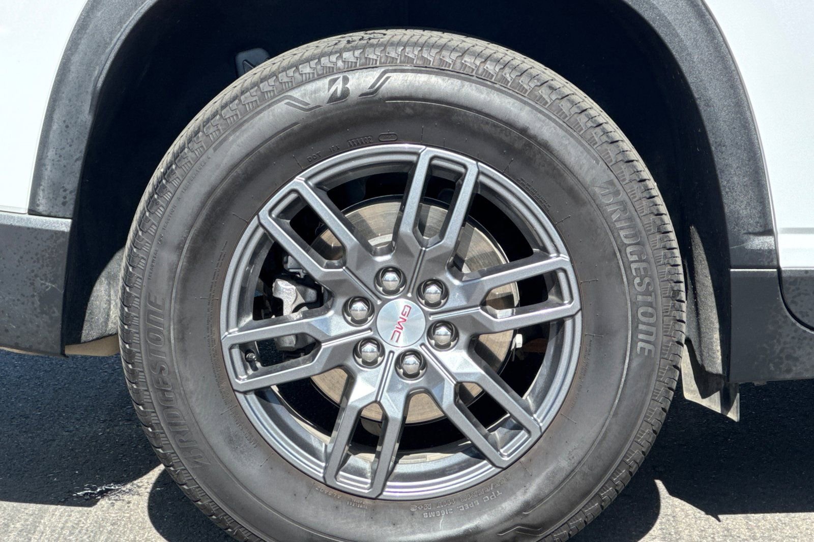 Used 2025 GMC Acadia Elevation image 41