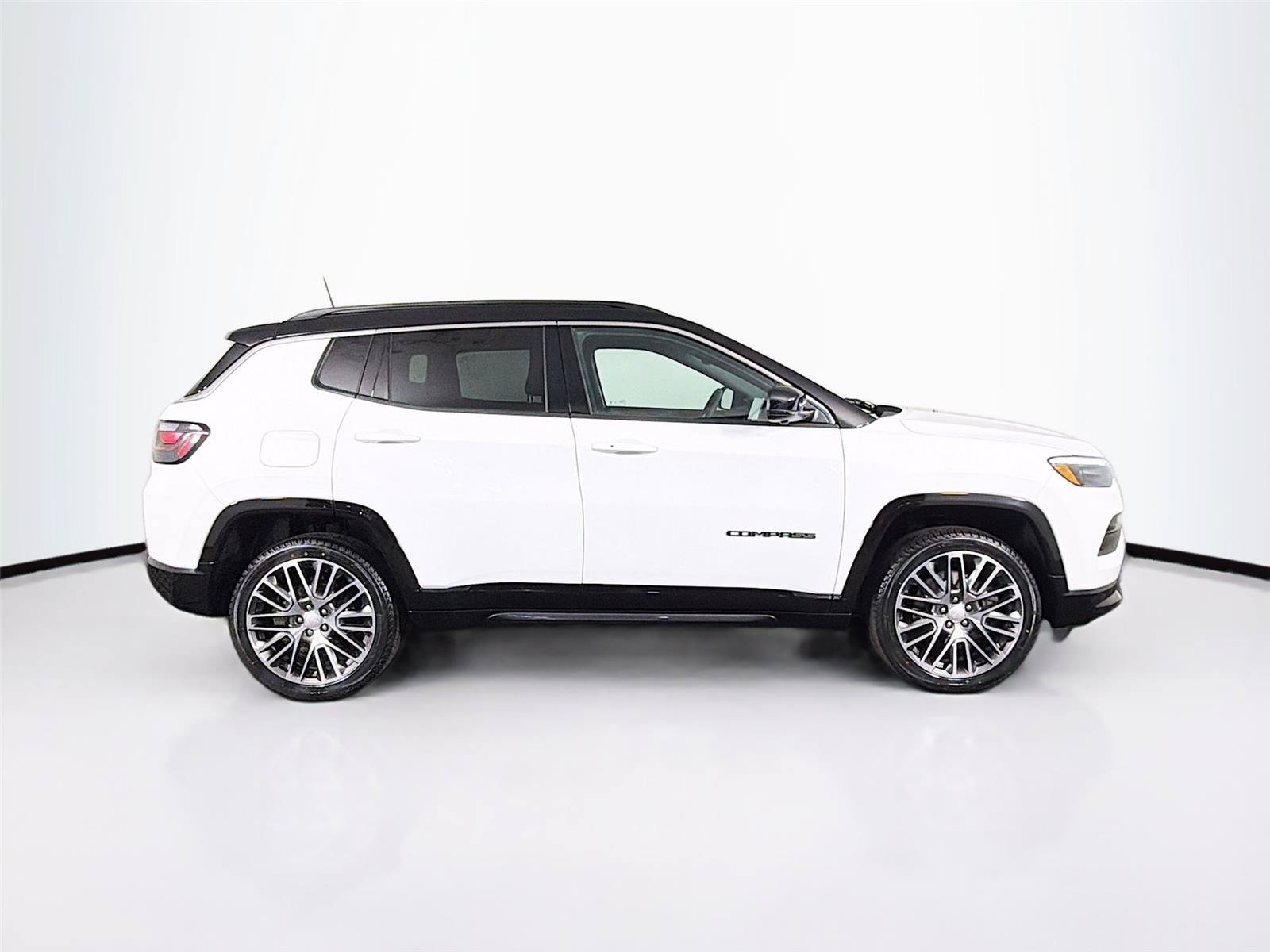 Used 2023 Jeep Compass Limited w/ Elite Group AWD/4WD image 12