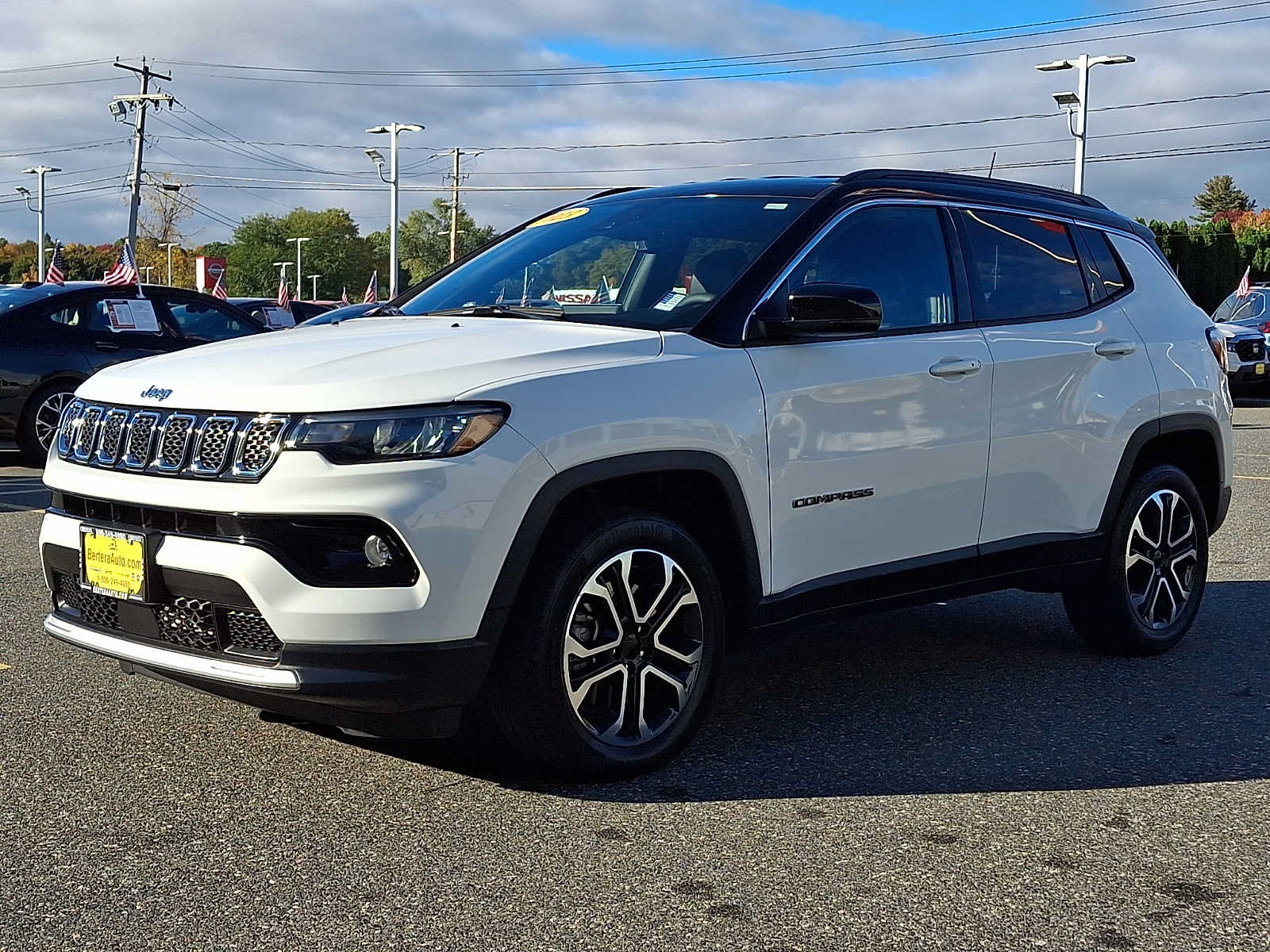 Used 2023 Jeep Compass Limited AWD/4WD image 3