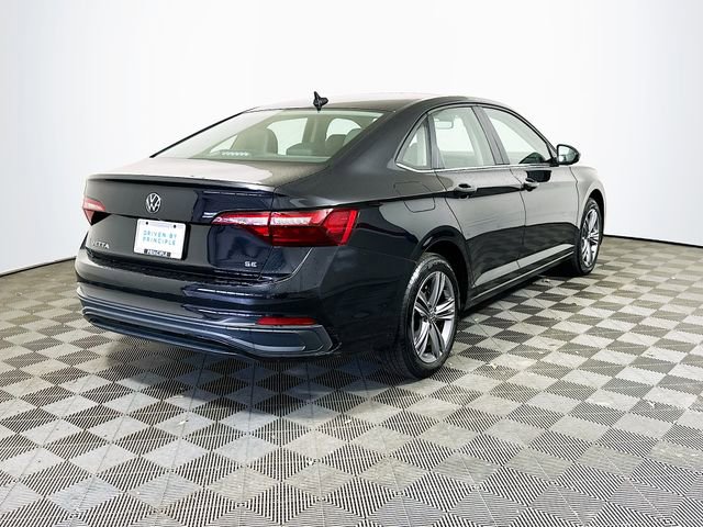 Used 2024 Volkswagen Jetta SE image 8