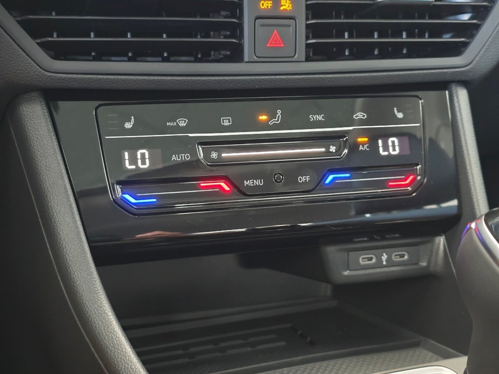 New 2026 Volkswagen Jetta SE FWD image 29