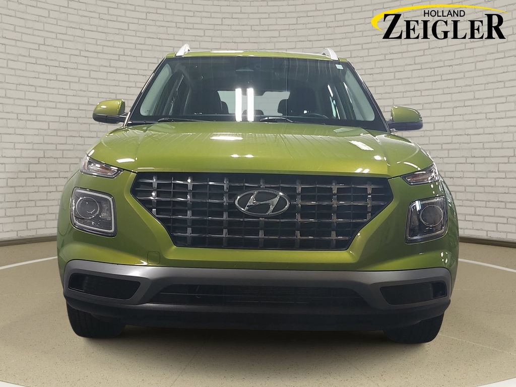 Certified 2024 Hyundai Venue SEL FWD image 2