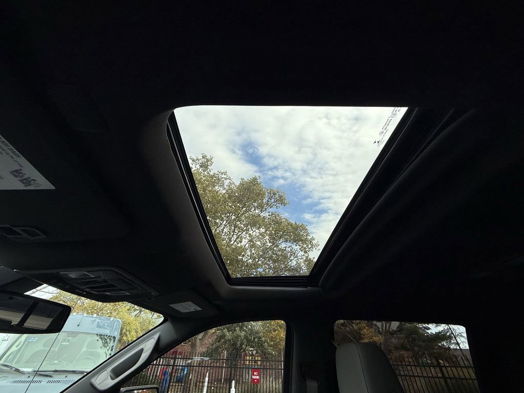 Used 2022 Chevrolet Silverado 1500 LTZ image 39