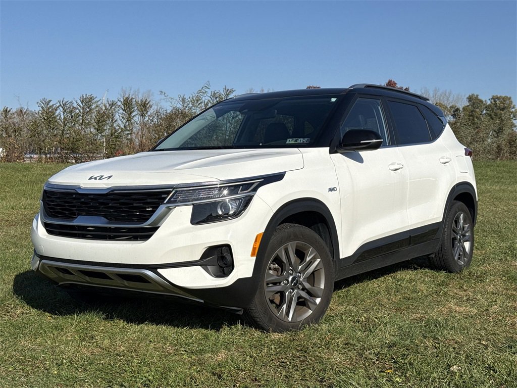 Used 2023 Kia Seltos S w/ Navigation Package